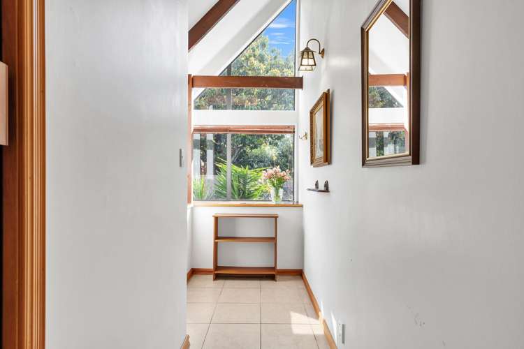 1/12 Byron Place Stoke_14