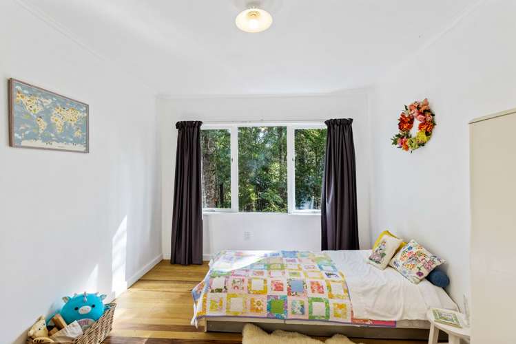 81 Scenic Drive Titirangi_13