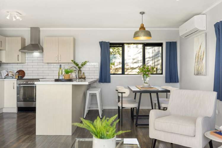 2/8 Flynn Street Birkdale_6
