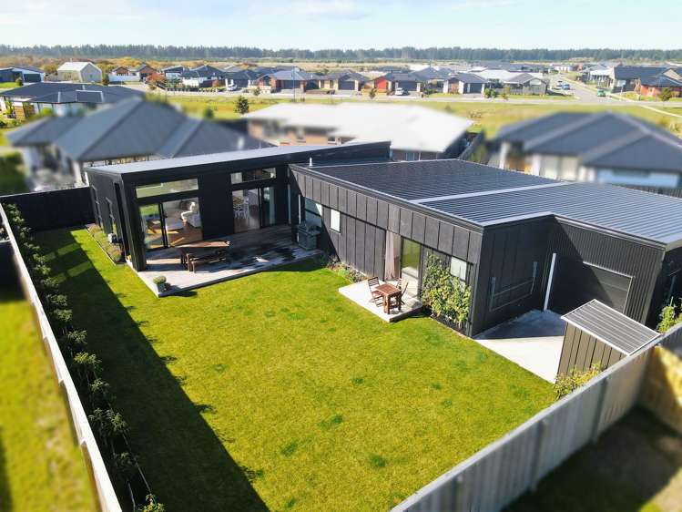 29 Helicon Street Pegasus_17