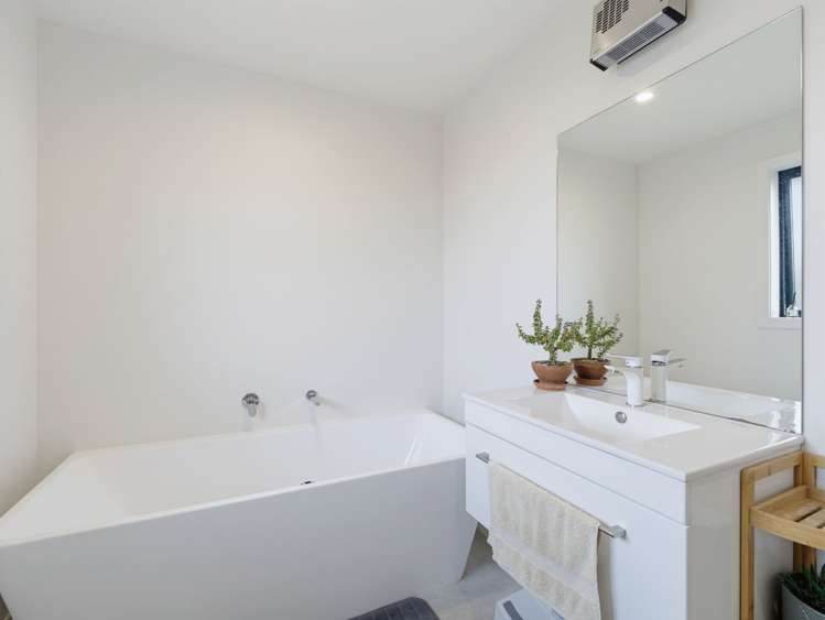 93 Sunline Avenue Lincoln_16