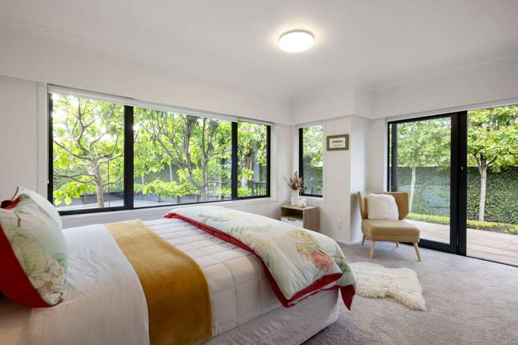 703 River Road Chartwell_22