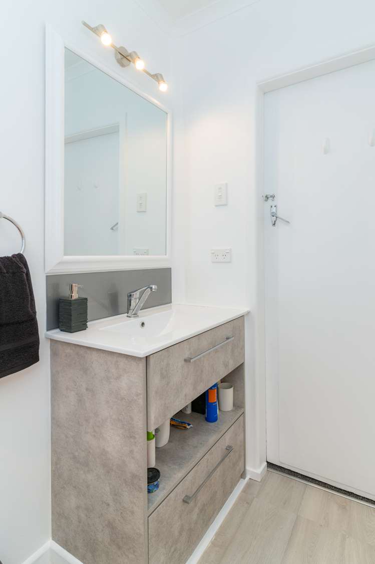 34 Baker Street Caversham_12