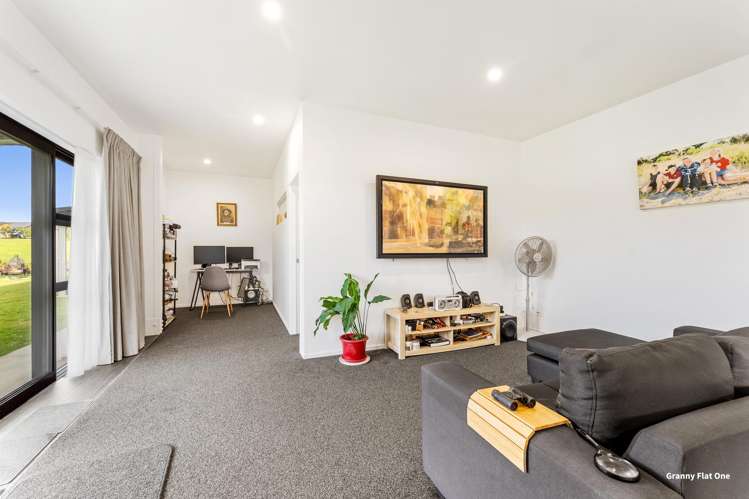 22 Runway Rise Dairy Flat_13