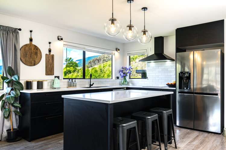 1058 Queen Charlotte Drive Anakiwa and Surrounds_3