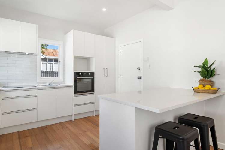 2/180 Lake Road Northcote_11