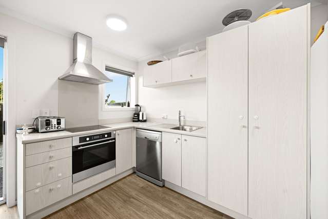 49 Chiefs Court Hamilton East_2