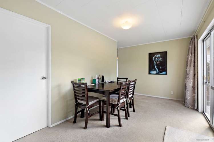 2/20 Northcote Road Takapuna_17