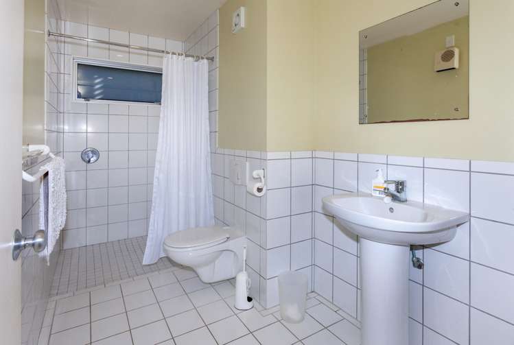 135 Bambury Place Onemana_19