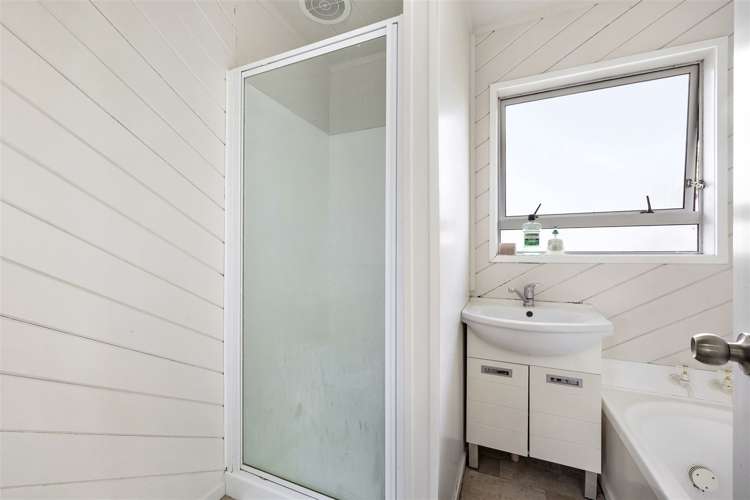 7 Frobisher Way Clendon Park_9