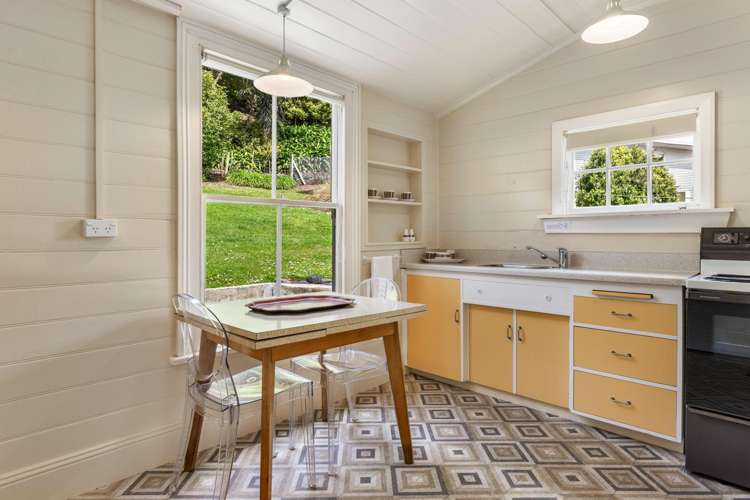 257 Beach Road Akaroa_12