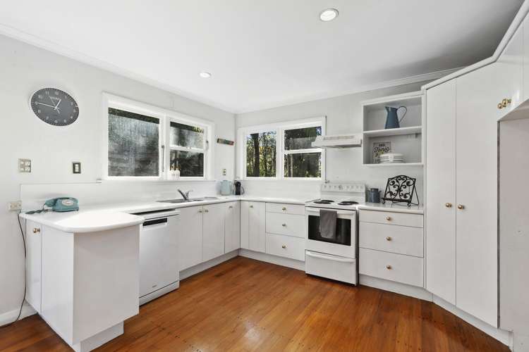 15a Romney Square Tawa_7