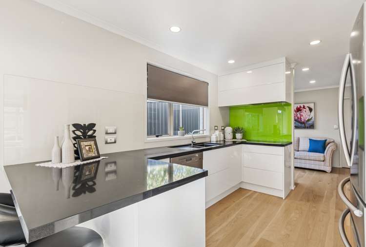 60a Kiwi Esplanade Mangere Bridge_5