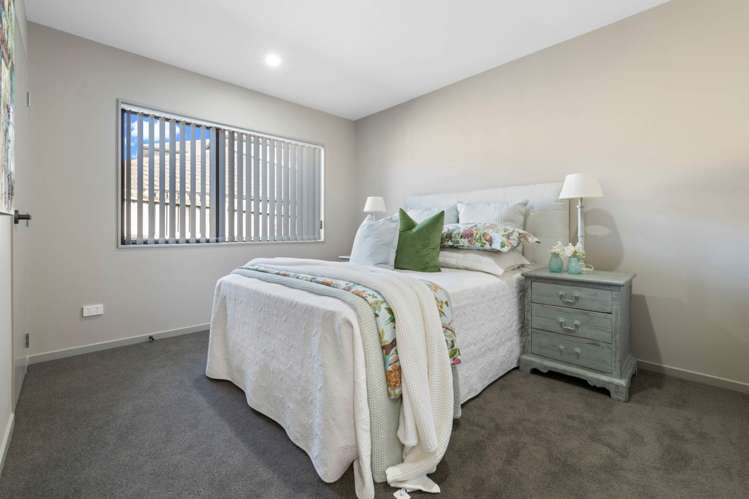 28 Arrowsmith Drive Clover Park_15