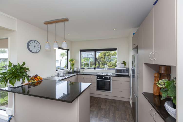 70a Marine Parade Mellons Bay_8