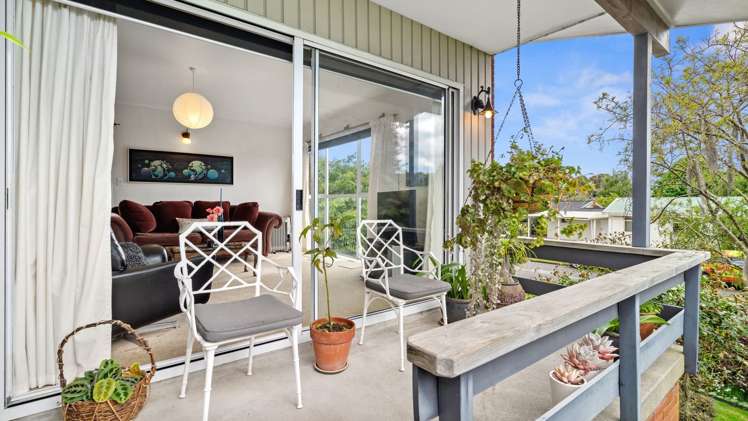 2 Shelley Street Otumoetai_3