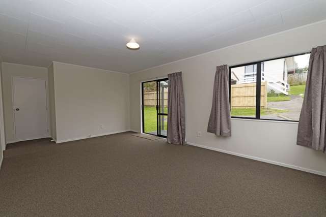 2/7 Maywood Crescent Glen Eden_3