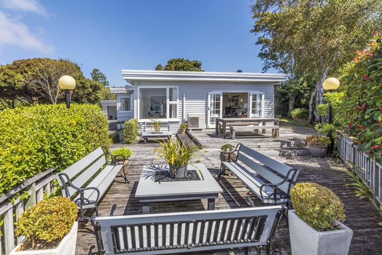 31 Kiriwai Road Paremata_21