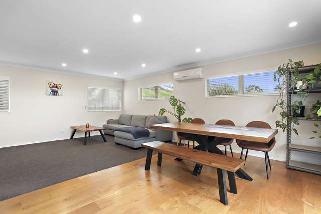 2/140a Hepburn Road Glendene_4