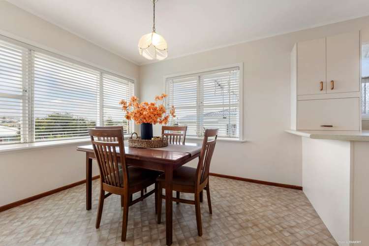 12 Dundee Place Blockhouse Bay_9