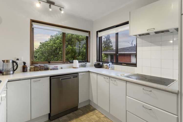 32 Kurnell Drive Botany Downs_6