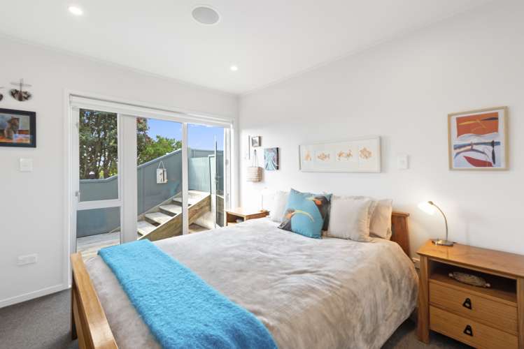 18 Robbie Street Foxton Beach_11