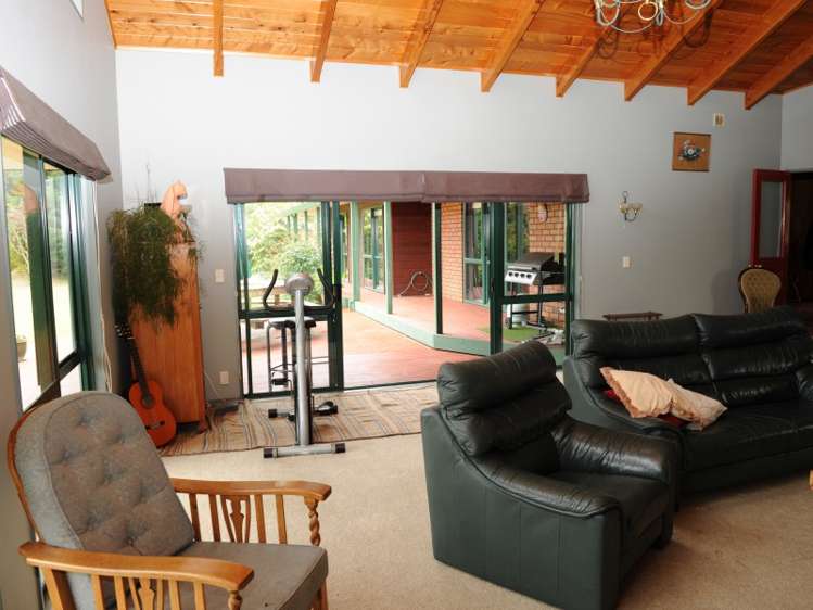 726 Whangamata Road Kinloch_13