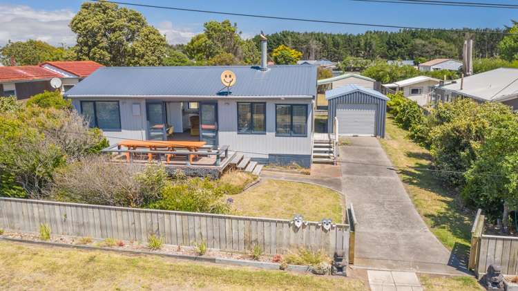 28 Ngatiawa Street Himatangi Beach_18