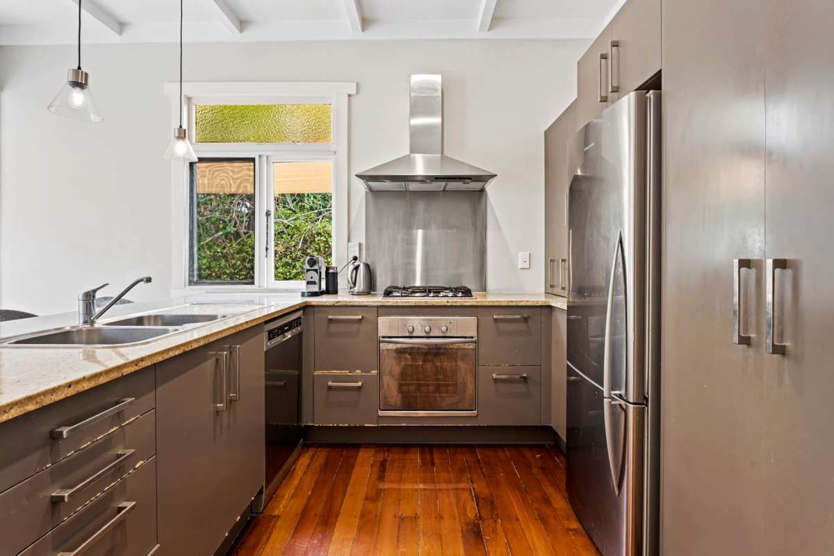 35A Queensway_1