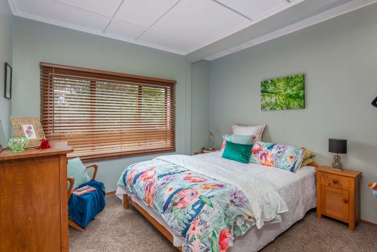 23 Lookout Drive Laingholm_12