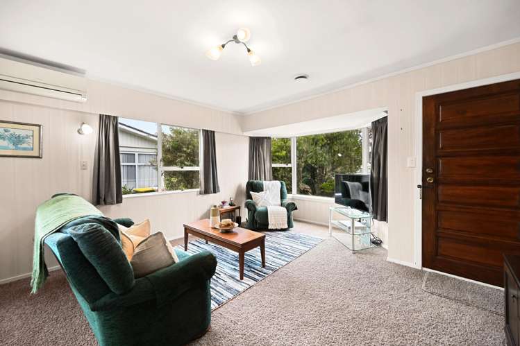 15 Bains Avenue Hamilton East_5