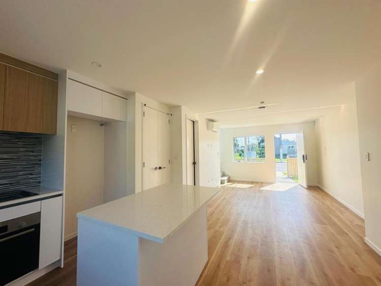 115 Luke Street East 10057_4