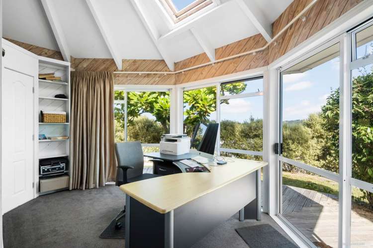 30 Bernard Magnus Lane Greenhithe_11