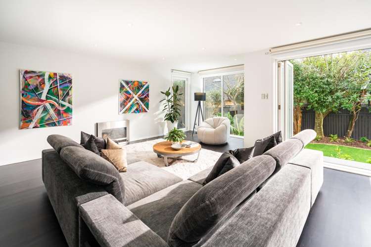 64 Friend Street Karori_4