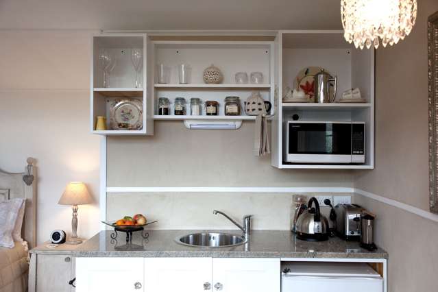 French Studio/3635 Cambridge Road Cambridge_2