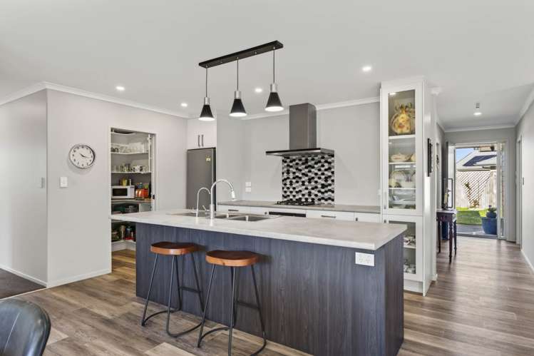 17 Olney Court One Tree Point_10