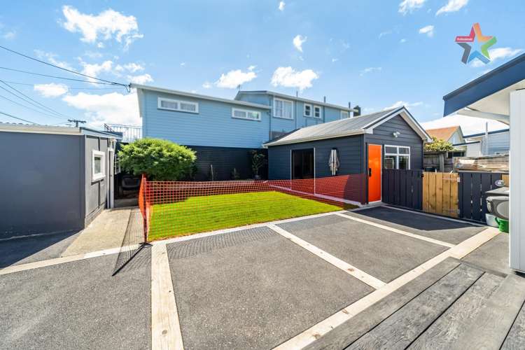 6 Wha Street Lyall Bay_14