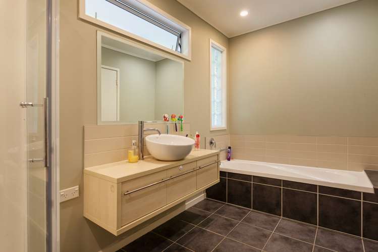 36 Lemnos Place Titirangi_14