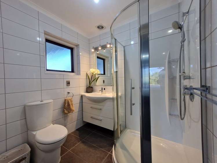 179 Coulson Road Paroa_14