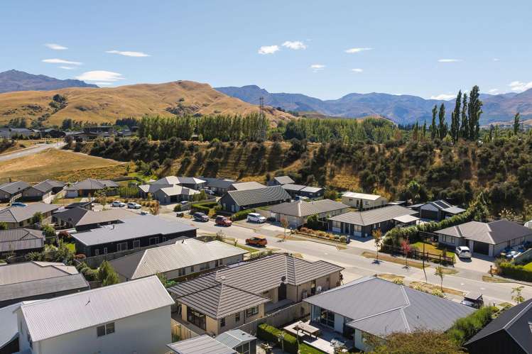 81 Risinghurst Terrace Lower Shotover_25