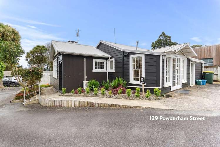 139 Powderham Street New Plymouth Central_3