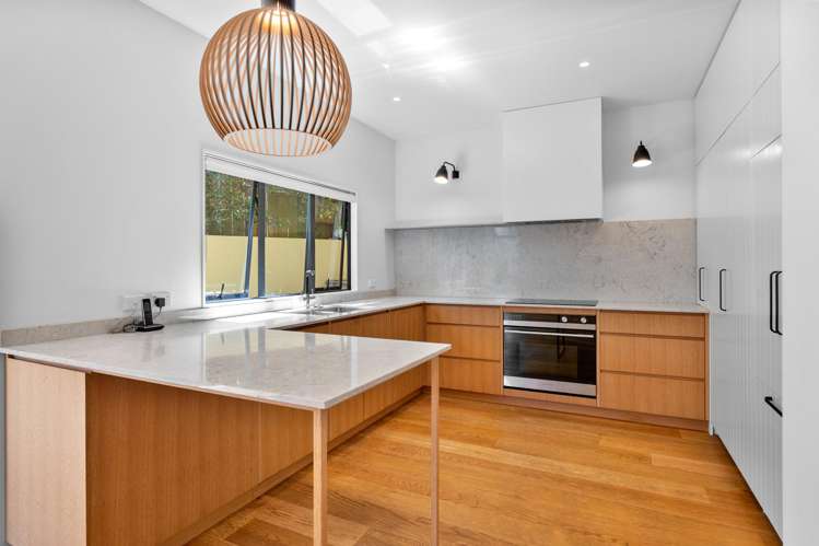 86a Bassett Road Remuera_11