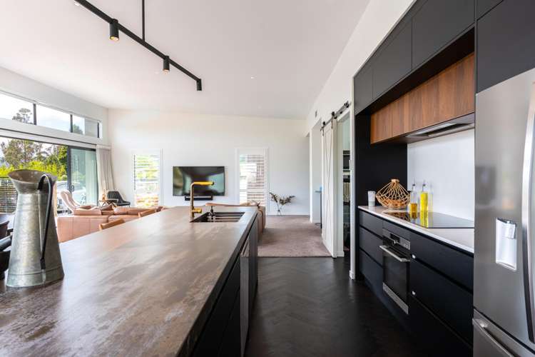58 Colletts Road Mangaroa_11