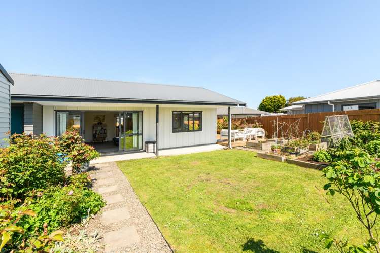 22 Wescombe Grove Feilding_13