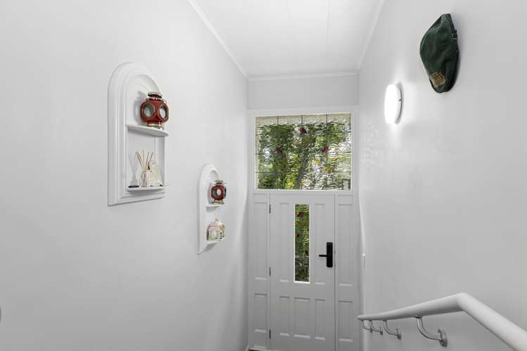 7 Zeala Grove Stokes Valley_16