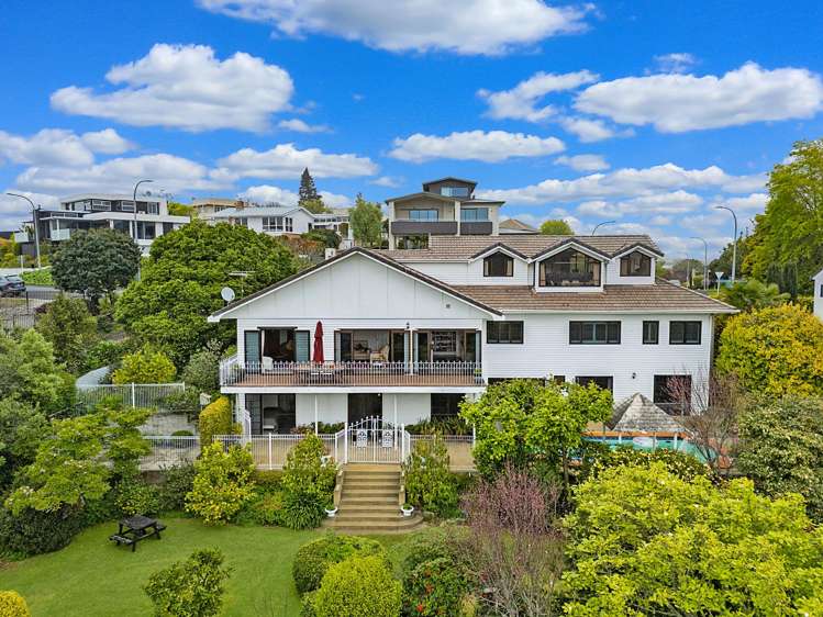 150 Lake Crescent Hamilton Lake_27