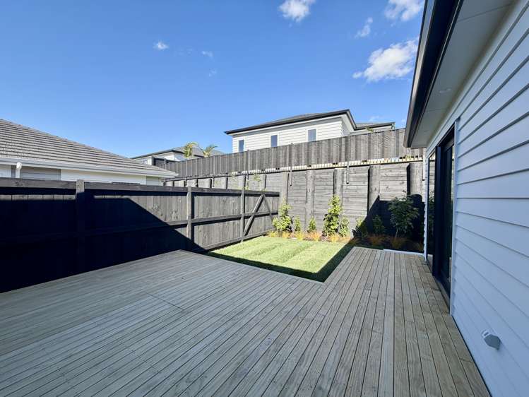 23 Tukutata Crescent Milldale_19