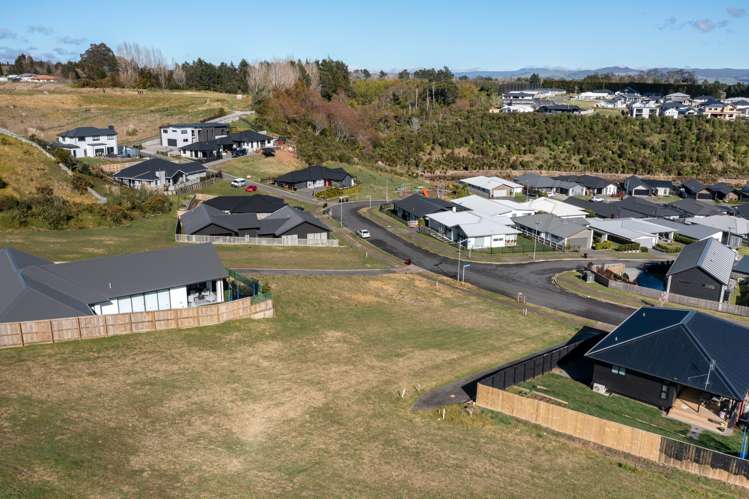 75 Whakaturou Crescent Pyes Pa_5