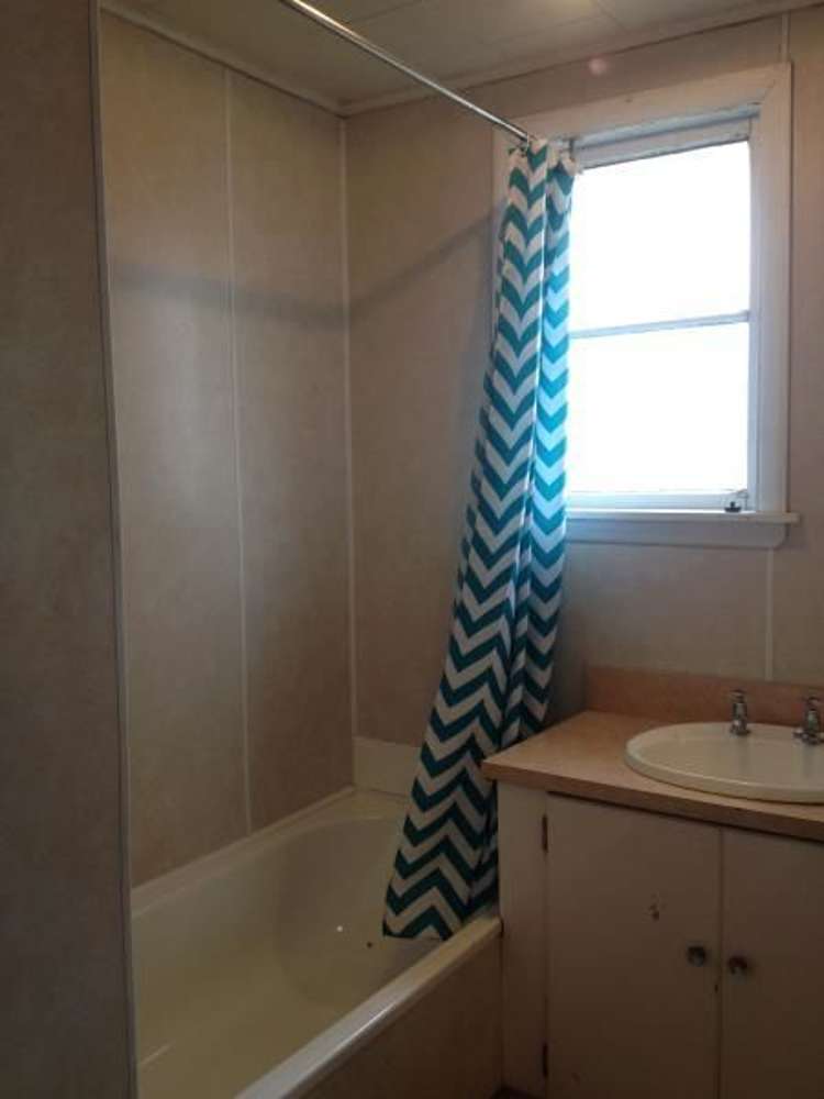 27 Avro Crescent Hornby_5