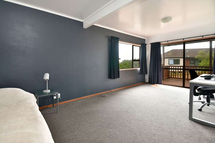 3 Higham Ferrers Place Red Beach_18